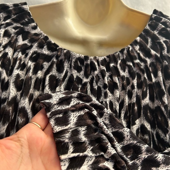 Lynn Ritchie animal print 3/4 sleeve pullover blouse top Sz-S.   T18 - Picture 3 of 10